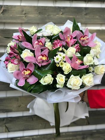 Букет цветов из: Розы и Хризантемы в Полярном