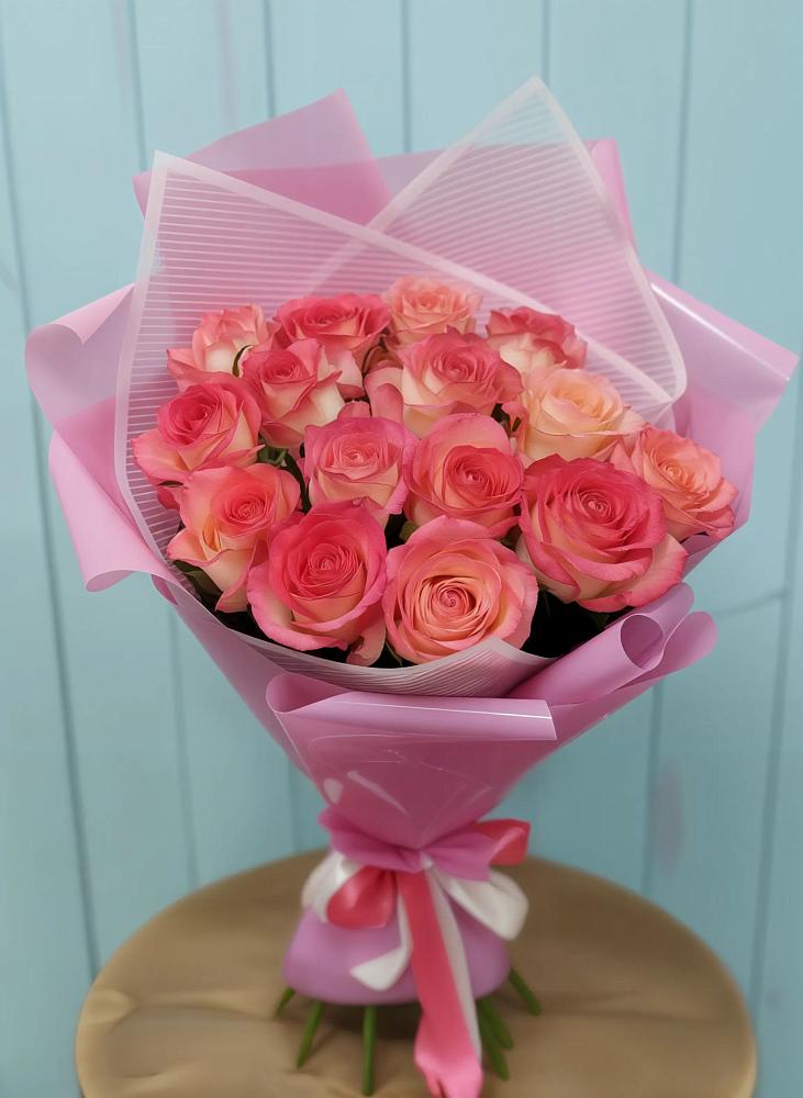 Букет 15 Розовых роз Равель в Полярном
