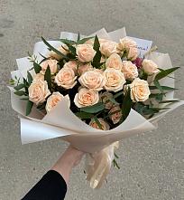 Букет Кремовые розы Латте в Полярном