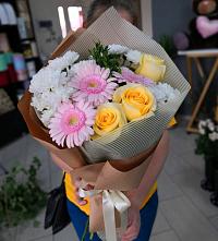 Букет цветов из:  Герберы, Розы и Хризантемы в Полярном