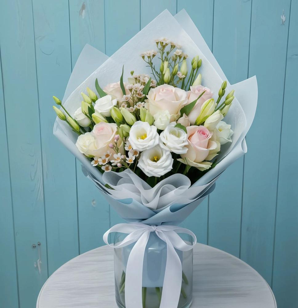 Букет цветов из: Розы и Лизиантусы в Полярном