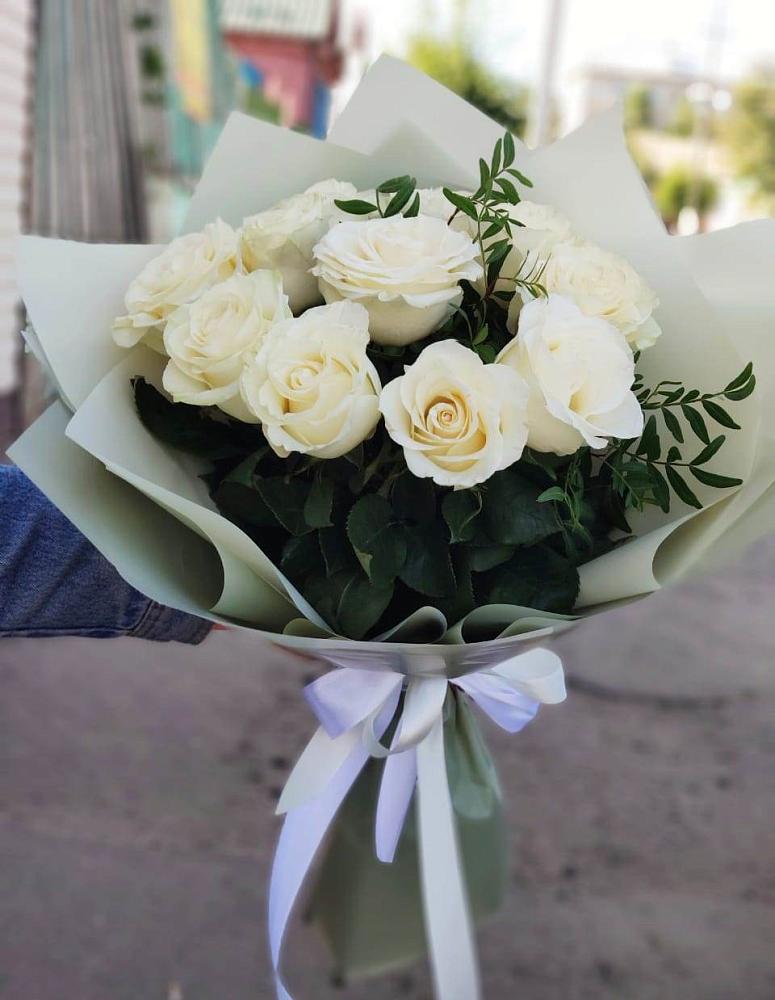 Букет Белые розы Проуд в Полярном