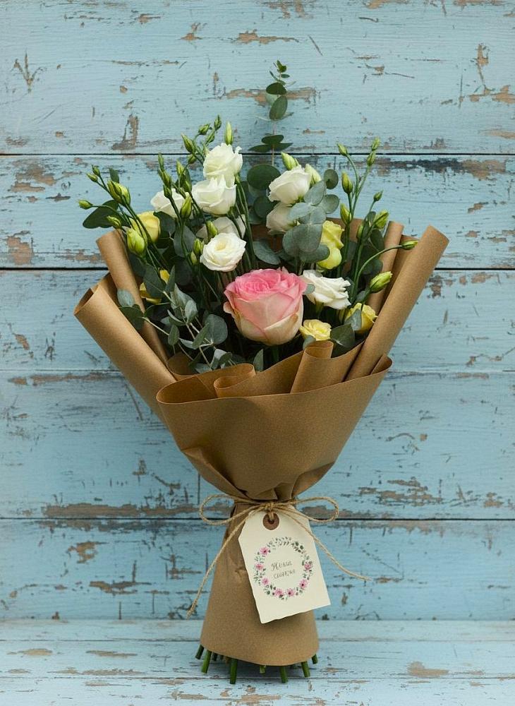 Букет цветов из: Розы и Лизиантусы в Полярном