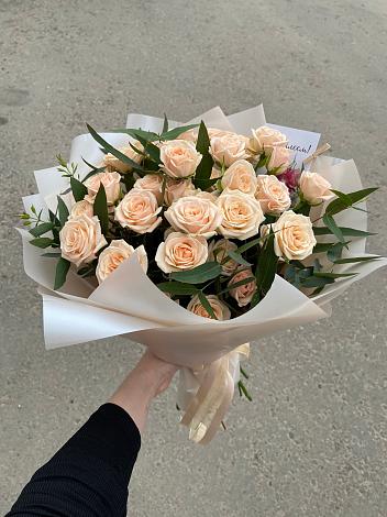Букет Кремовые розы Латте в Полярном