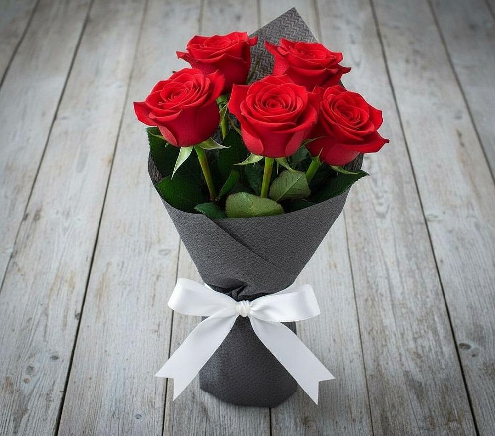 Букет 5 Красных роз Эдлесс Лав в Полярном